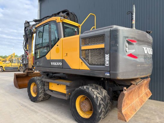 Volvo EW180E EW180E 2015 2 Wheeled Excavators image 3