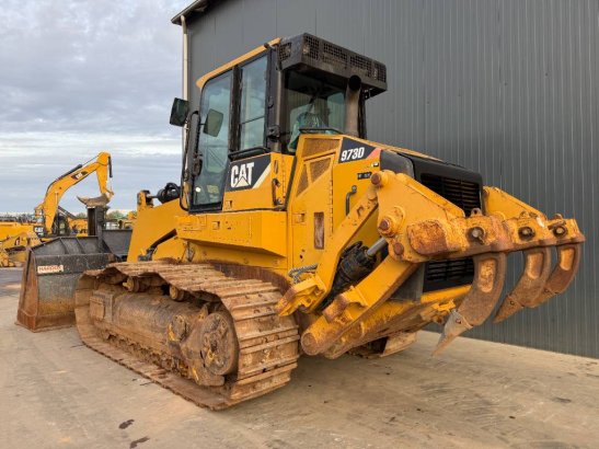 CAT 973D 973D 2010 2 image 3