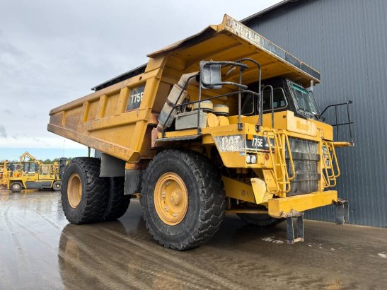 CAT 775E 775E 2005 2 Dump Truck image 3