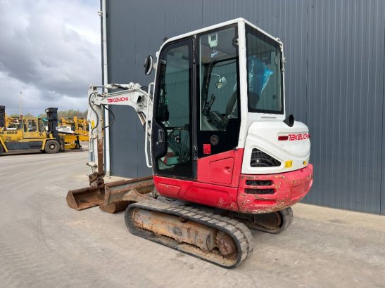 Takeuchi TB230 2650 2017 2 image 18
