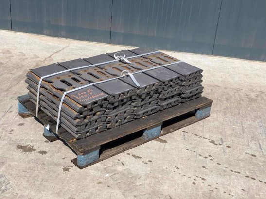 JCB JS240 / JS260 / JS300 Shoes/Pads JS240 / JS260 / JS300 Shoes/Pads 2026 1 image 3