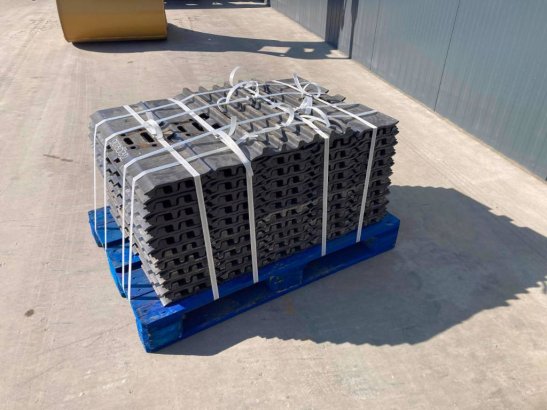 Sany SY210 / SY230 700mm Shoes SY210 / SY230 700mm Shoes 2026 1 image 3