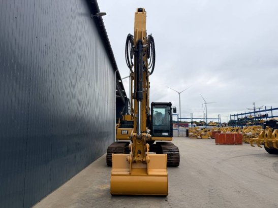 CAT 323 07A 36 2018 2 Crawler Excavators image 4