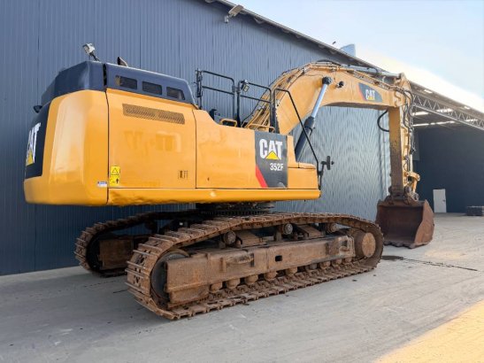 CAT 352F 352F 2016 2 Crawler Excavators image 4