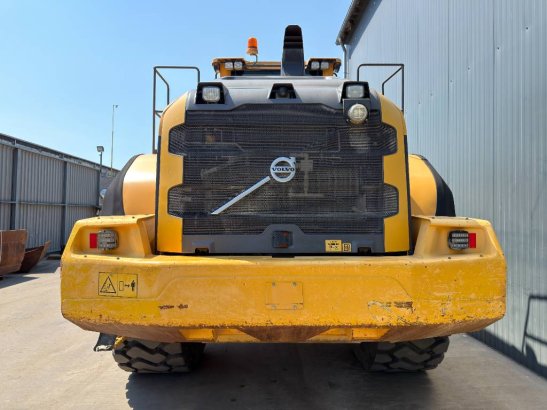 Volvo L250H - NEW TIRES L250H - NEW TIRES 2016 2 Wheel Loaders image 4