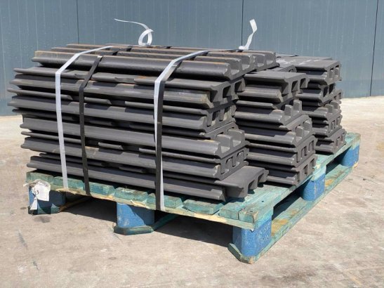 Komatsu PC300 / PC360 / PC400 Shoes/Pads PC300 / PC360 / PC400 Shoes/Pads 2026 1 image 4