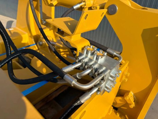 CAT D8T Multi Shank Ripper D8T Multi Shank Ripper 2026 1 image 4