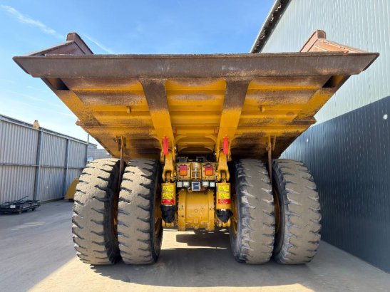 CAT 772G - Excellent condition! 772G - Excellent condition! 2016 2 Dump Truck image 4