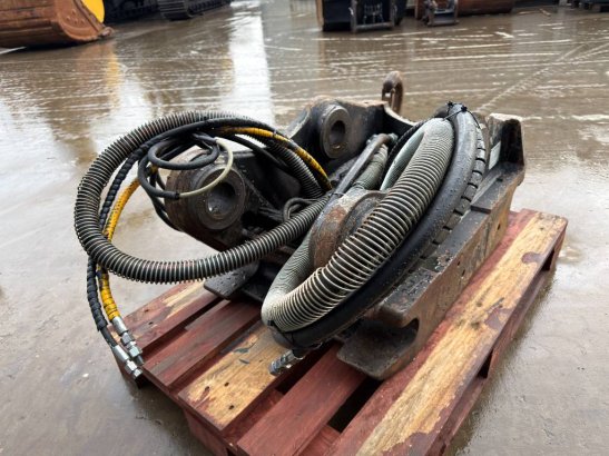 OilQuick OQ80 - M318D / M320F / M322D / 320D / 320E / 323D OilQuick OQ80 - M318D / M320F / M322D / 320D / 320E / 323D 2010...