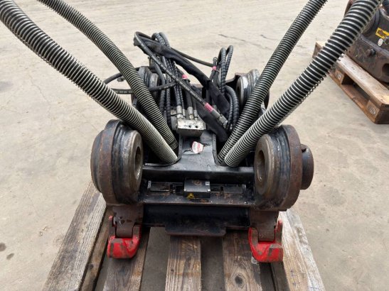 OilQuick OQ70/55 - M318D / 320D / 320E / 320F / 323D / 323E OilQuick OQ70/55 - M318D / 320D / 320E / 320F / 323D / 323E 20...