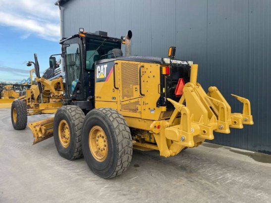 CAT 140M 483 2014 2 Motor graders image 5