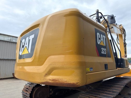 CAT 323 07B 36 2019 2 Crawler Excavators image 5