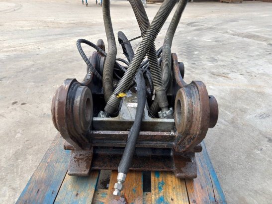 OilQuick OQ70/55 - M318D / 320D / 320E / 320F / 323D / 323E OilQuick OQ70/55 - M318D / 320D / 320E / 320F / 323D / 323E 20...