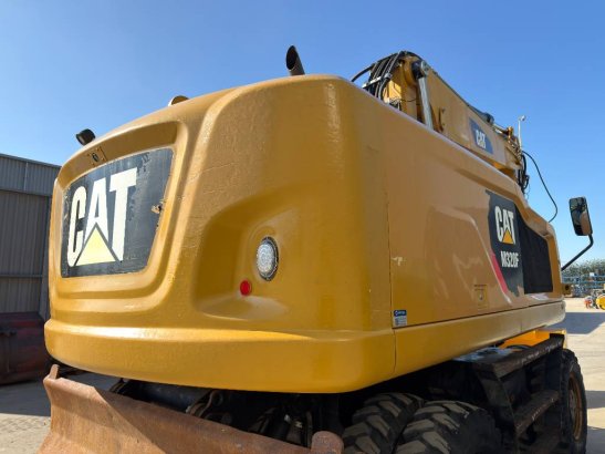 CAT M320F M320F 2014 2 Wheeled Excavators image 5