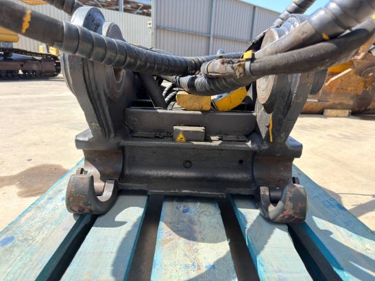 OilQuick OQ70/55 - M318D / 320D / 320E / 320F / 323D / 323E OilQuick OQ70/55 - M318D / 320D / 320E / 320F / 323D / 323E 20...