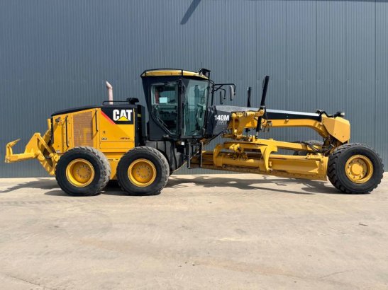 CAT 140M AWD | LOW HOURS 483 2011 2 Motor graders image 6