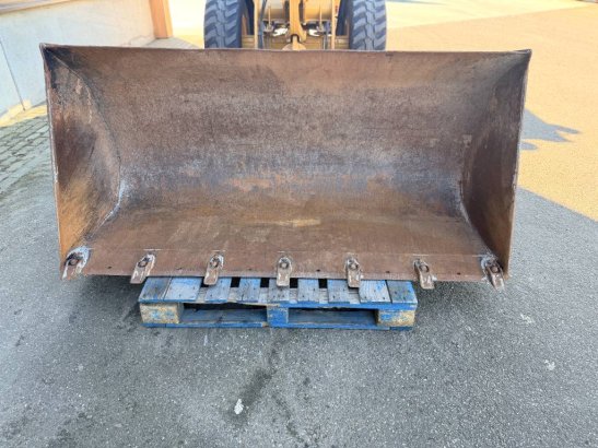 CAT 908M | NEW TYRES 908M | NEW TYRES 2017 2 Wheel Loaders image 6