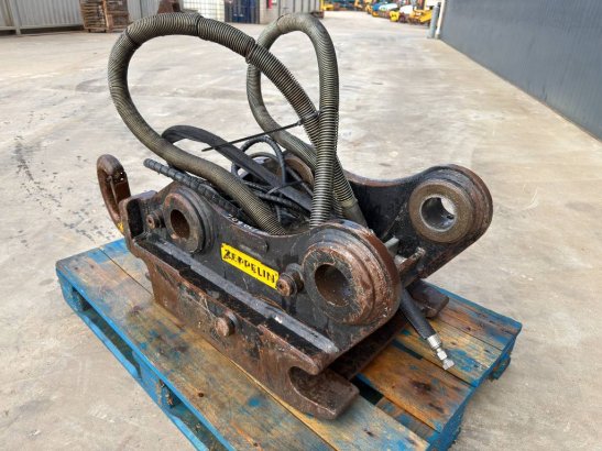 OilQuick OQ70/55 - M318D / 320D / 320E / 320F / 323D / 323E OilQuick OQ70/55 - M318D / 320D / 320E / 320F / 323D / 323E 20...