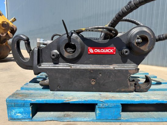 OilQuick OQ70/55 - M318D / 320D / 320E / 320F / 323D / 323E OilQuick OQ70/55 - M318D / 320D / 320E / 320F / 323D / 323E 20...