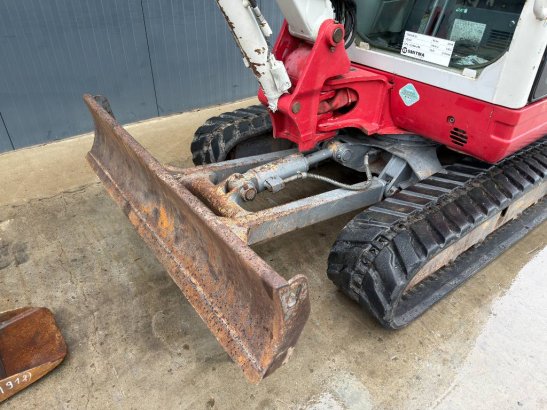 Takeuchi TB235 TB235 2010 2 image 7