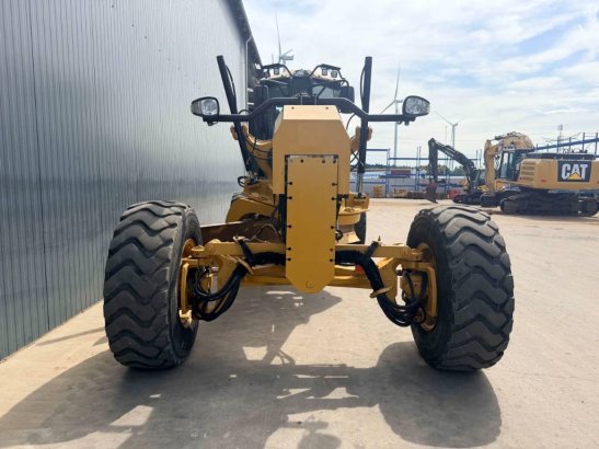 CAT 140M AWD | LOW HOURS 483 2011 2 Motor graders image 7