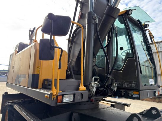 Volvo EW180E EW180E 2015 2 Wheeled Excavators image 7