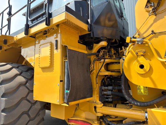 CAT 988K 265 2019 2 Wheel Loaders image 7