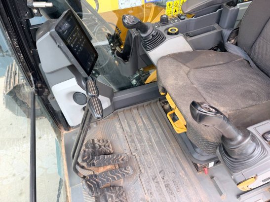 CAT 320 07C | NEW UNDERCARRIAGE 33 2020 2 Crawler Excavators image 8