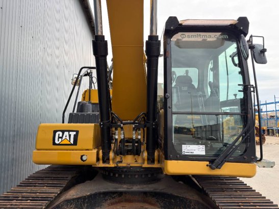 CAT 323 07B 36 2019 2 Crawler Excavators image 8