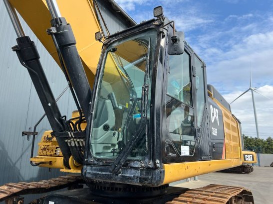 CAT 352 F 352 F 2017 2 Crawler Excavators image 8