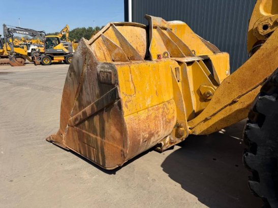 CAT 972M 972M 2015 2 Wheel Loaders image 8