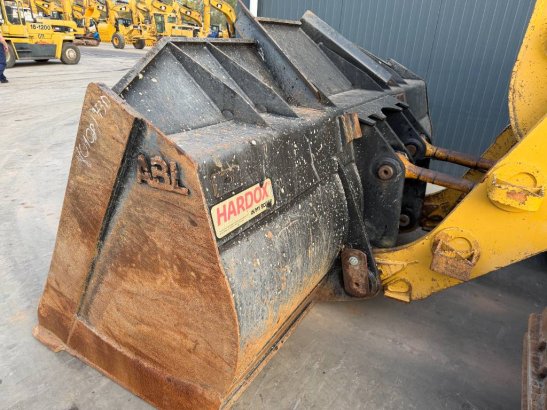 CAT 973D 973D 2010 2 image 8