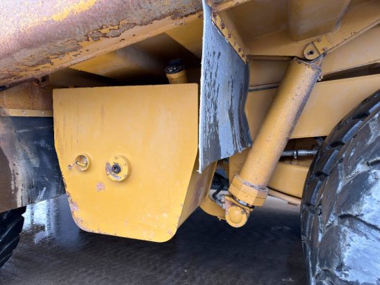 CAT 775E 775E 2005 2 Dump Truck image 8