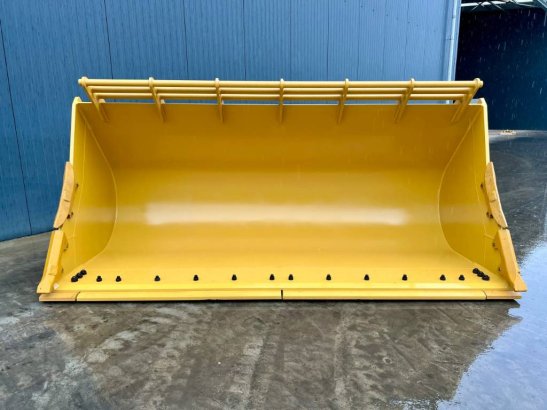 CAT 980K incl. cutting edge + side protectors 257 2026 1 image 8