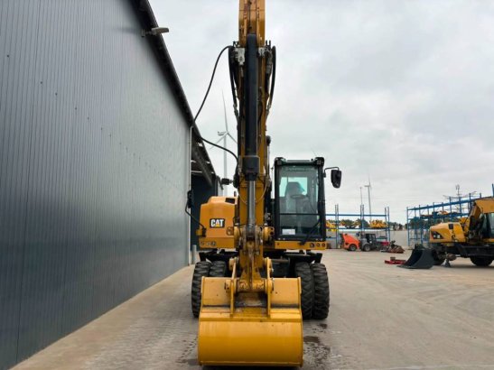 CAT M320F M320F 2014 2 Wheeled Excavators image 8