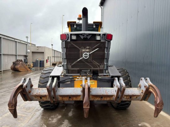 Volvo G946B | AWD 6x6 | 3700 hours! G946B | AWD 6x6 | 3700 hours! 2013 2 Motor graders image 8