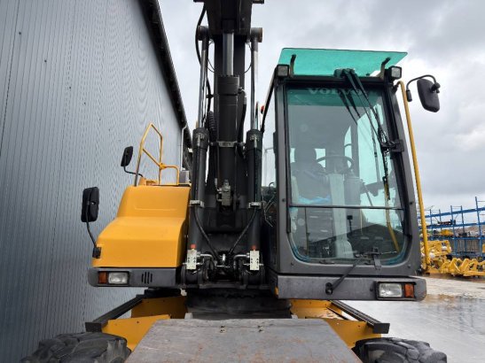 Volvo EW160D EW160D 2012 2 Wheeled Excavators image 8