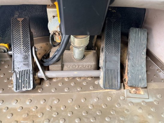 Volvo L120F L120F 2008 2 Wheel Loaders image 8