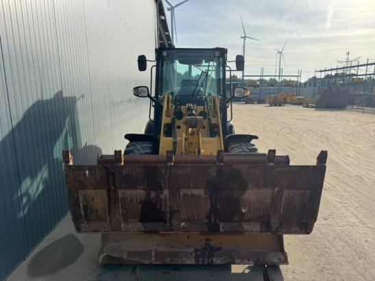 CAT 906M 267 2016 2 Wheel Loaders image 8