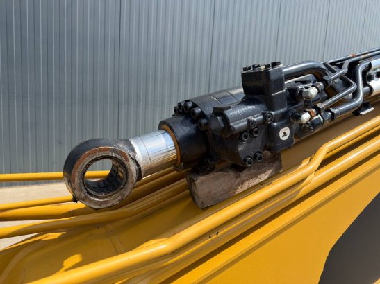 CAT 324D / 324E / 326F Boom 324D / 324E / 326F Boom 2 image 9
