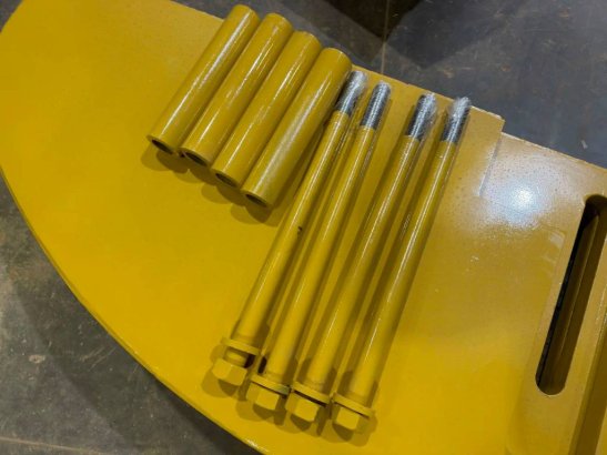 CAT 320D Counter weight for LRE 33 2026 1 image 9