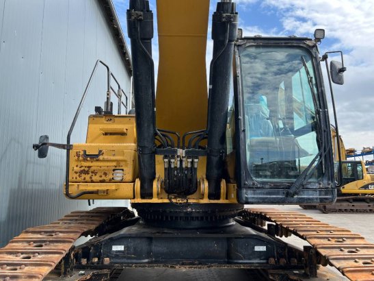 CAT 352 F 352 F 2017 2 Crawler Excavators image 9