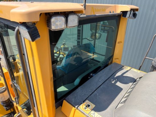Volvo L250H - NEW TIRES L250H - NEW TIRES 2016 2 Wheel Loaders image 9