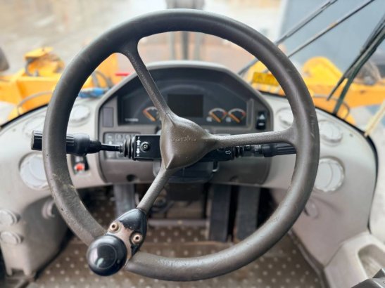 Volvo L120F L120F 2008 2 Wheel Loaders image 9