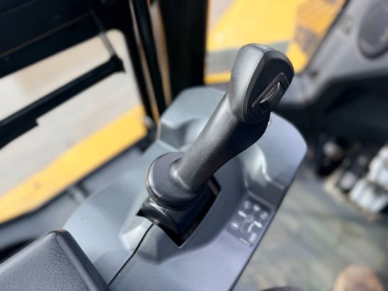 CAT 966M 261 2015 2 Wheel Loaders image 9