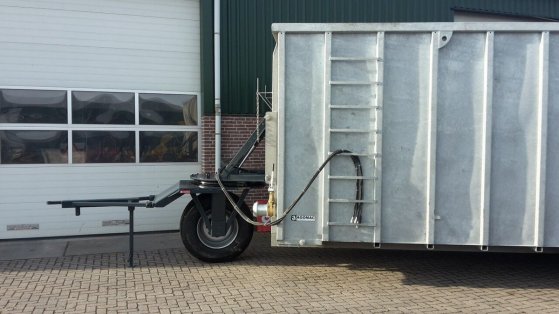 Mestcontainer met neuswiel Mestcontainer met neuswiel 1 image 6