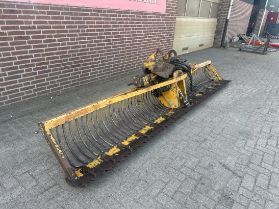 Maaikorf - Gebruikt Maaikorf - Gebruikt 2 Crawler Excavators image 8