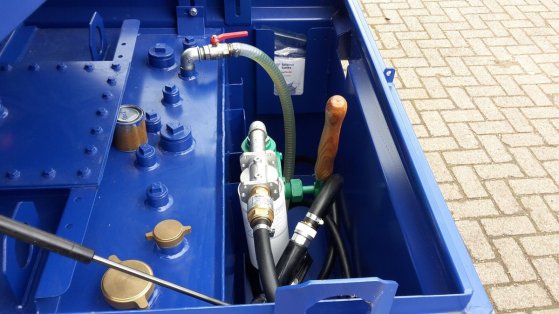 IBC tank met handpomp IBC tank met handpomp 1 image 3