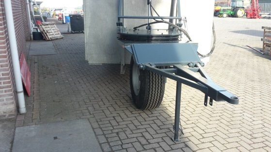 Mestcontainer met neuswiel Mestcontainer met neuswiel 1 image 8