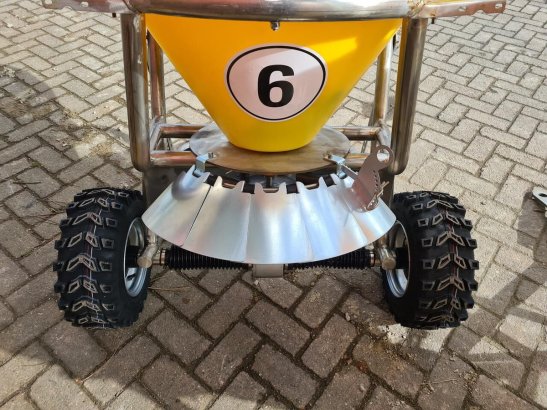 Zoutstrooier SW 300 met PE-bak Zoutstrooier SW 300 met PE-bak 2021 1 image 11
